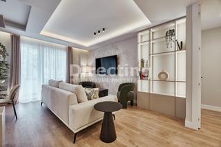 Appartement à Lista. Piso exterior con terraza junto al metro diego de león  reformad