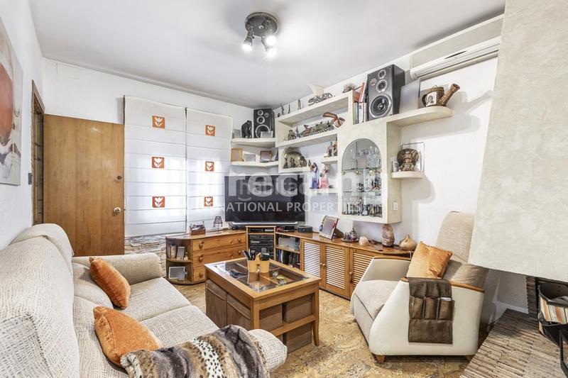 Foto 56ecab5d-d44d-409d-bb43-3cc89e1a5bb2. Maison avec chauffage parking dans Canillas Madrid