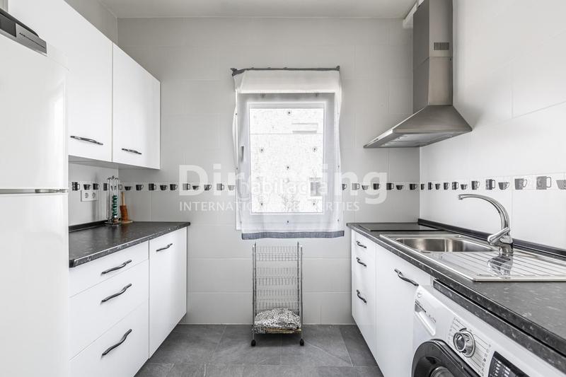 Foto 6366b750-b26a-469f-8e8d-064fd9a6cd9c. Maison avec chauffage parking dans Canillas Madrid