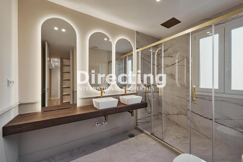 Foto 386d3c9c-ccbe-4079-bd02-8bca2012ac59. Flat with heating in Recoletos Madrid