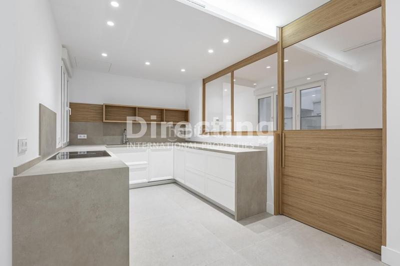 Foto 6fad601c-18a0-4f60-bb15-0fd2ea859119. Piso en Castellana Madrid