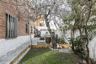 House in Canillas. Excelente oportunidad chalet con múltiples posibilidades en madr