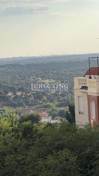 Foto fe922800-535e-4987-90d1-8cb7c7c0b8c2. Àtic amb calefacció a Argüelles Madrid