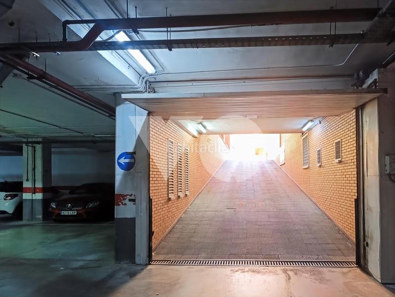 Foto 978f9f34-1968-4157-9e18-251d8440e0f8. Parking coche plaza de garaje en venta en zona suanzes, en Madrid