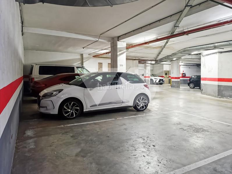Foto d9ab53cf-49f0-4b94-8d67-f1d3c9880f63. Parking coche plaza de garaje en venta en zona suanzes, en Madrid