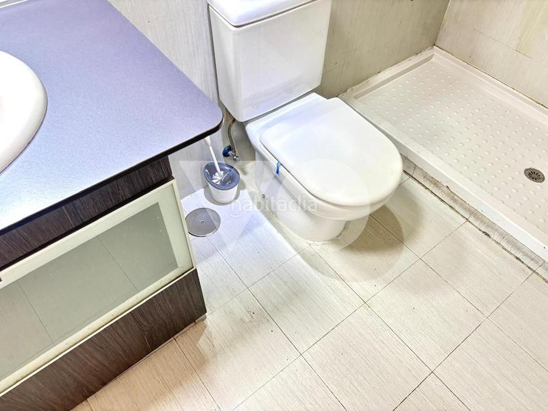 Foto 9122d7f8-3d03-4dd1-b852-8f96077ab1dd. Affitto ufficio con riscaldamento parcheggio in Simancas Madrid