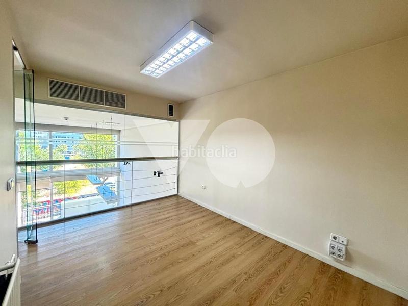 Foto b5da71be-fb09-42d2-814c-8695a50db1b2. Affitto ufficio con riscaldamento parcheggio in Simancas Madrid