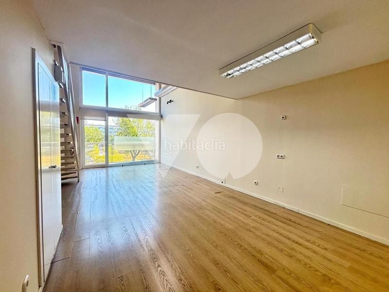 Foto 39362dbb-1e77-4b6b-a969-753f8bb3a2dc. Alquiler oficina s en alquiler loft dúplex en Simancas en Madrid