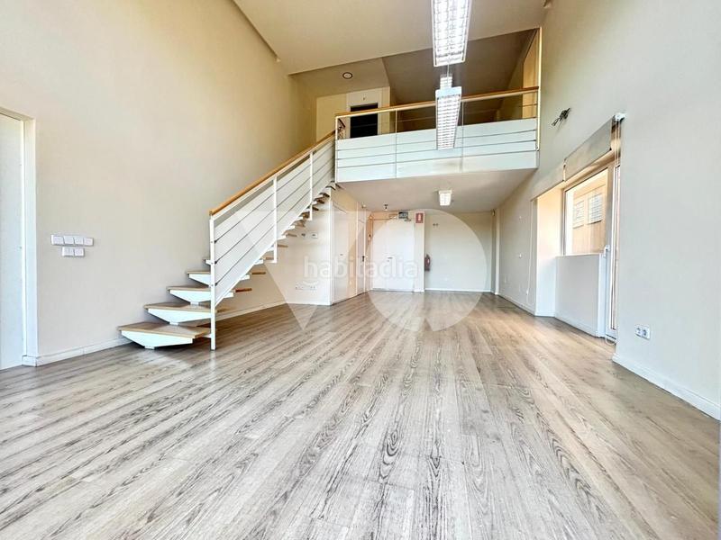 Foto d7108823-4468-46ef-8d04-15ebccc1378e. Alquiler oficina s en alquiler loft dúplex en Simancas en Madrid