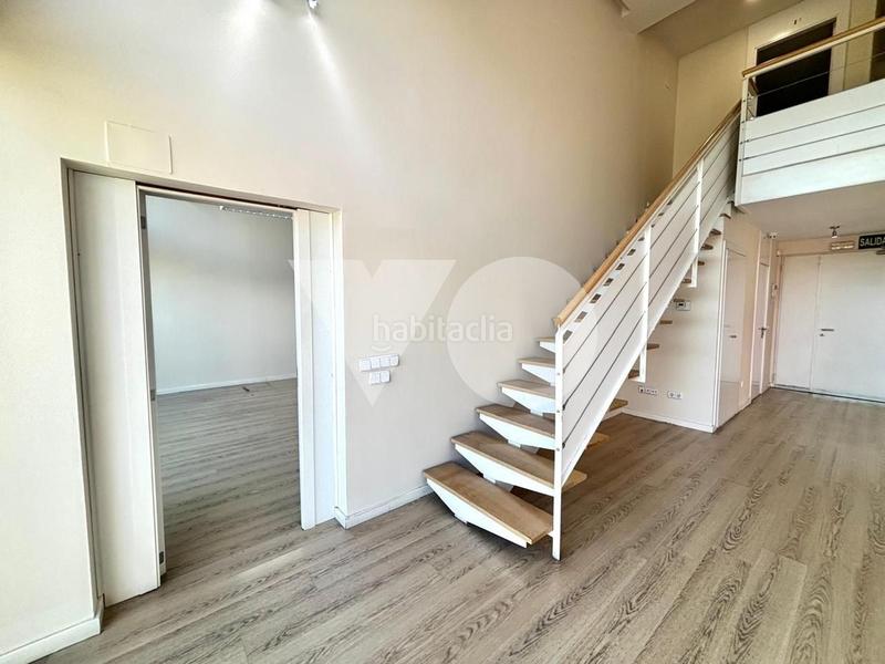 Foto f8990067-ead3-457e-b22c-33ed7ea6dbe1. Alquiler oficina s en alquiler loft dúplex en Simancas en Madrid