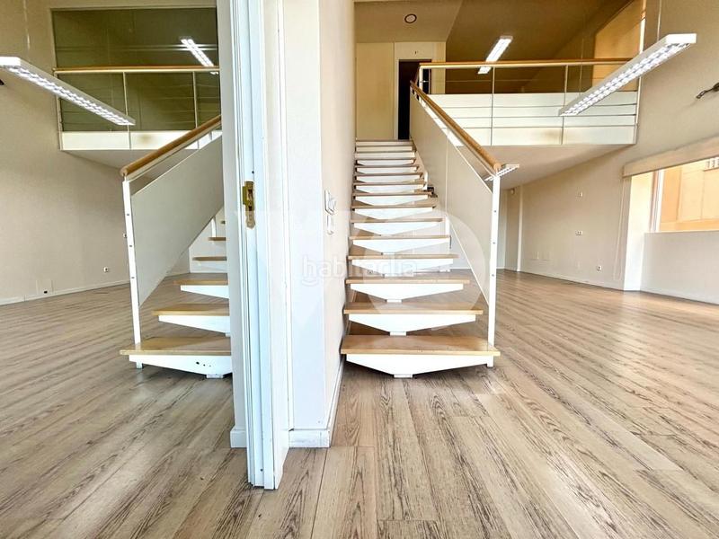 Foto 4cb03d7a-0a90-4c28-aaa6-1d8994a7e794. Location bureau avec chauffage parking dans Simancas Madrid