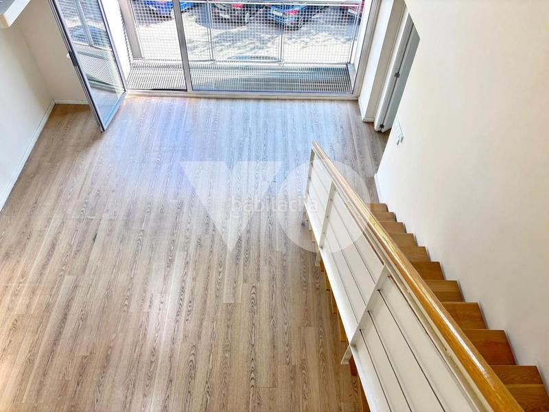 Foto 4e769bcf-fad3-404c-ad36-7b9b783f0b77. Location bureau avec chauffage parking dans Simancas Madrid