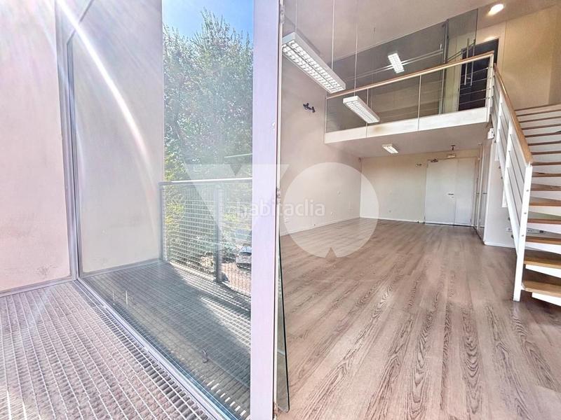 Foto 9a6c95f9-9d28-4a9a-8fa3-b3e975e68d9d. Location bureau avec chauffage parking dans Simancas Madrid