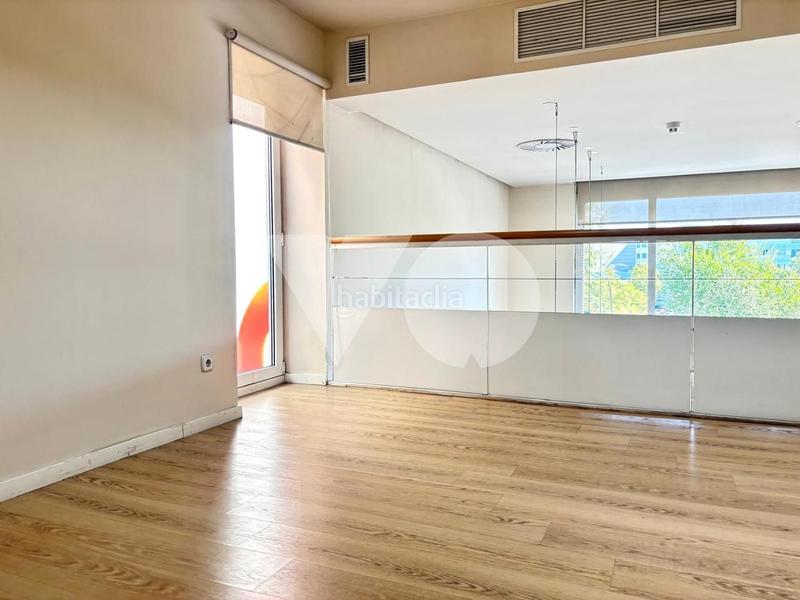 Foto 1baec7d5-c56c-403f-9714-8a249250591a. Rent office space with heating parking in Simancas Madrid