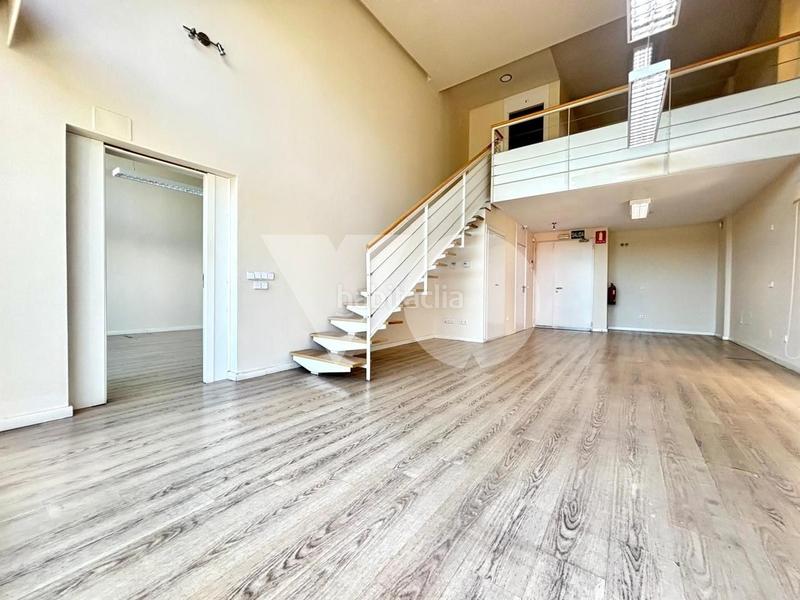 Foto 2516d57f-57c2-4b8b-ae6f-8081b2ae6483. Rent office space with heating parking in Simancas Madrid