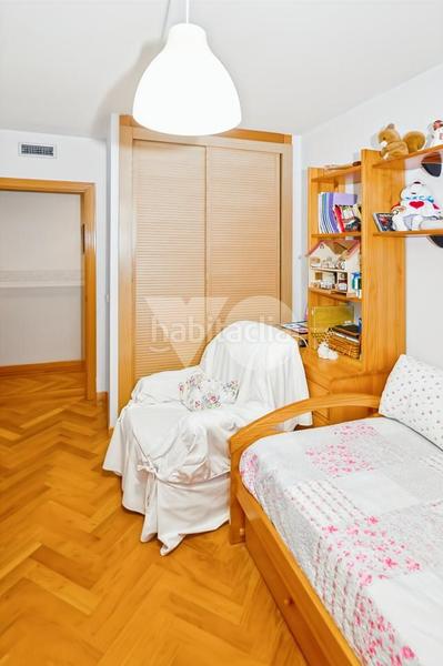 Foto 056398d0-1670-4e0a-8d09-d9d603933005. Pis amb calefacció aparcament piscina a Salvador Madrid