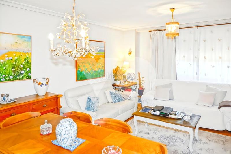 Foto 4b278625-a91b-48af-ab6d-2e36cbef48f2. Pis amb calefacció aparcament piscina a Salvador Madrid