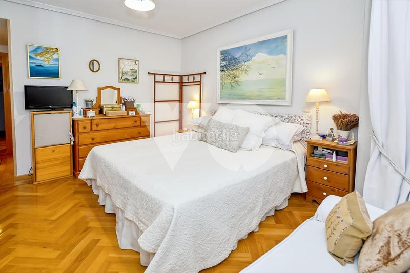 Foto 4da3ae0e-f1d1-424c-8ec7-47c9569d50a8. Pis amb calefacció aparcament piscina a Salvador Madrid