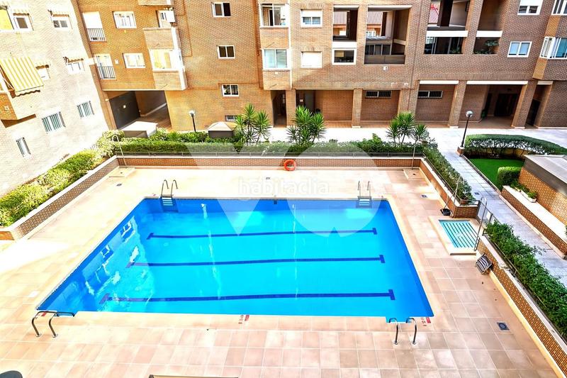 Foto 764c3134-9f7e-40b2-8eed-d2caab50adcb. Pis amb calefacció aparcament piscina a Salvador Madrid