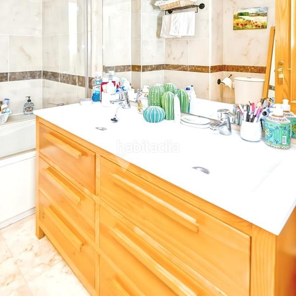 Foto 8c3f5463-7c39-4a76-9b21-e7e6cf973132. Pis amb calefacció aparcament piscina a Salvador Madrid