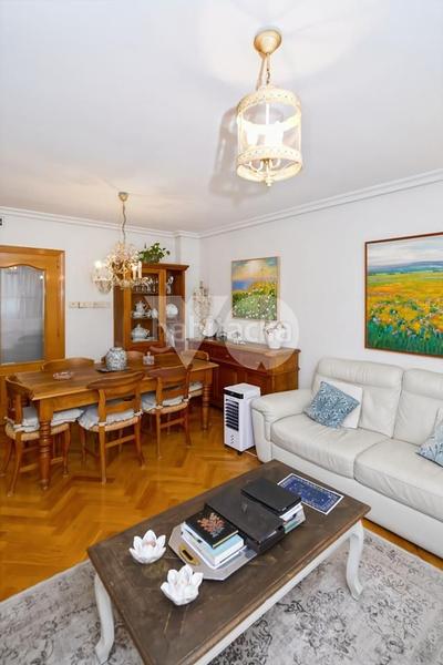 Foto 9a78a395-92cf-4d68-b66f-040569df5b06. Pis amb calefacció aparcament piscina a Salvador Madrid