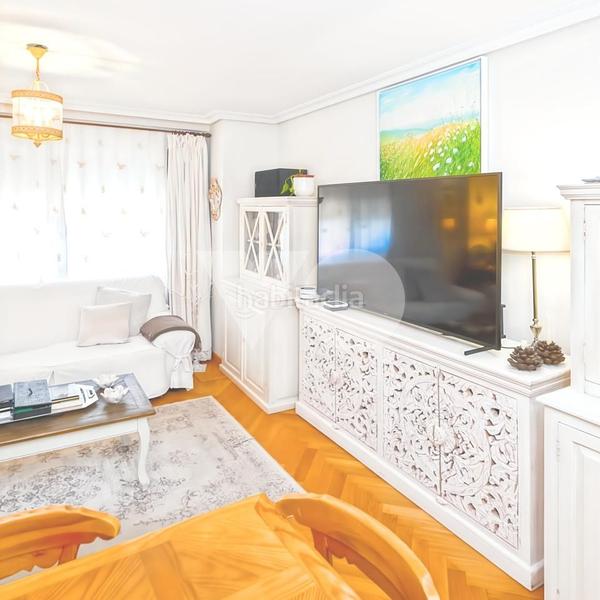 Foto ca15e2aa-97e9-4cc0-bf77-6462be008c67. Pis amb calefacció aparcament piscina a Salvador Madrid