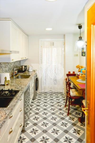 Foto e6341a39-c9cc-4684-a840-f9566d1e40ee. Pis amb calefacció aparcament piscina a Salvador Madrid