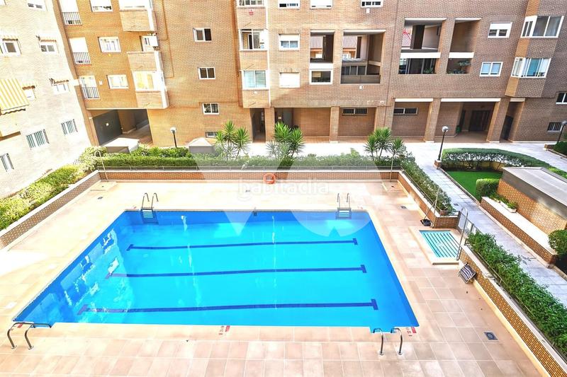 Foto ed7a124f-c66b-4db5-ac06-82e710efb484. Pis amb calefacció aparcament piscina a Salvador Madrid