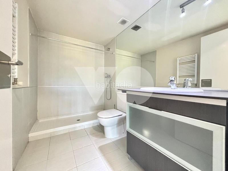 Foto 2075b424-4dc4-4270-b41a-b4e9293be407. Lloguer oficina amb calefacció aparcament a Simancas Madrid