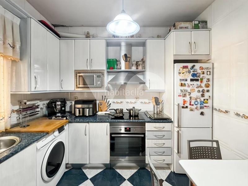 Foto cc7de315-3ed2-41aa-9e5f-6206220067d0. Casa adossada amb calefacció a Simancas Madrid