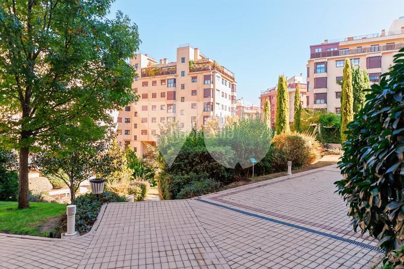 Foto 3cd4d9e5-3d00-4bb9-baa2-fd8fbbad17e3. Appartement avec chauffage parking piscine dans Simancas Madrid