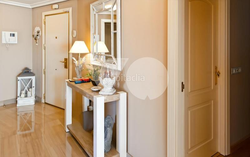 Foto fd8dae23-4094-4193-a21d-7a59d7801f00. Appartement avec chauffage parking piscine dans Simancas Madrid