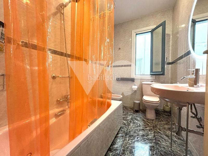 Foto d800c72d-fe55-4b68-967c-43a0d37b4af9. Flat with heating in Salvador Madrid