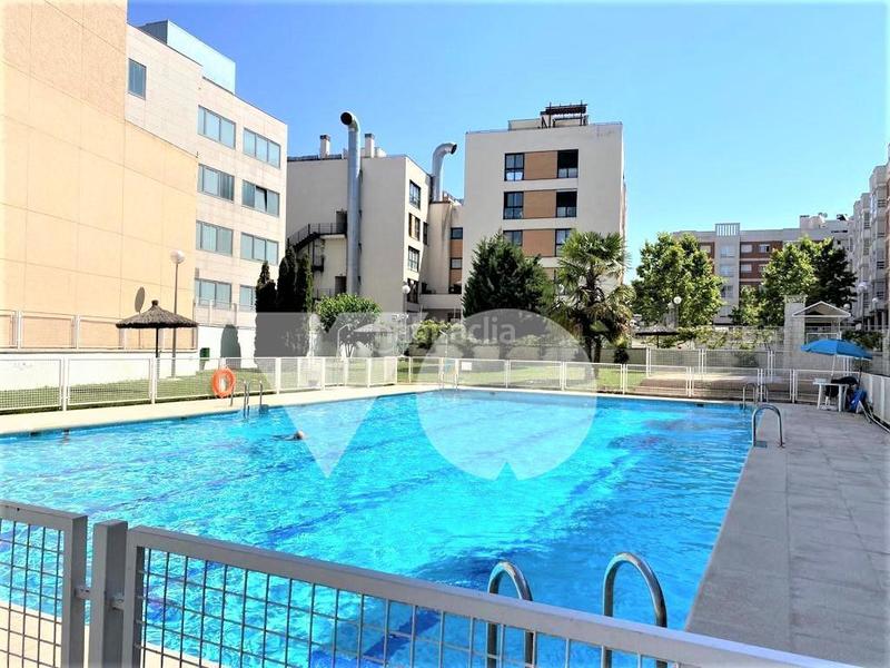 Foto 7334419e-26db-4546-b3b8-e0d41b380727. Alquiler piso bonito piso en alquiler en urbanización privada en Madrid