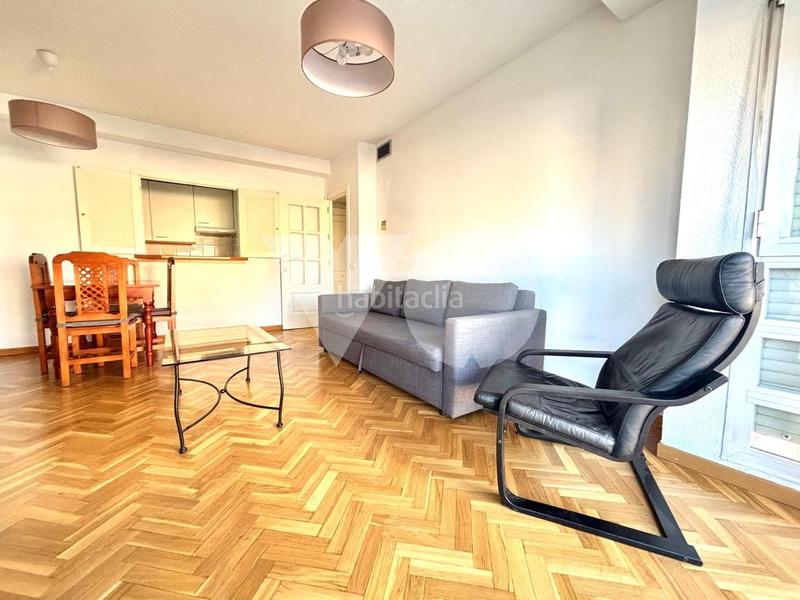 Foto 55492e2d-0f8e-41b5-9ab3-a346773923c4. Location appartement avec piscine dans Simancas Madrid