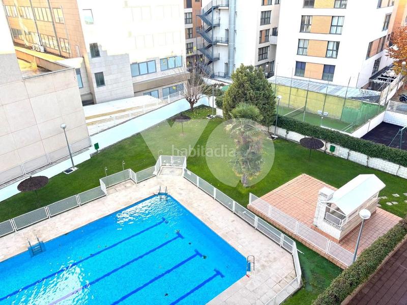 Foto dd90f1b3-42d2-40e8-b47f-c4f55bfab953. Miete etagenwohnung mit pool in Simancas Madrid