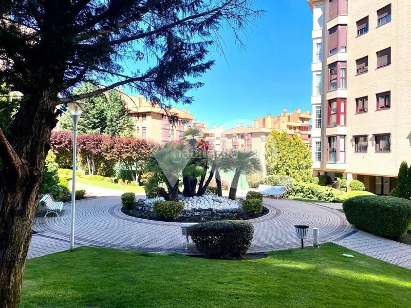 Foto 152348fa-efdd-4209-b256-6e47628574af. Pis amb calefacció aparcament piscina a Simancas Madrid