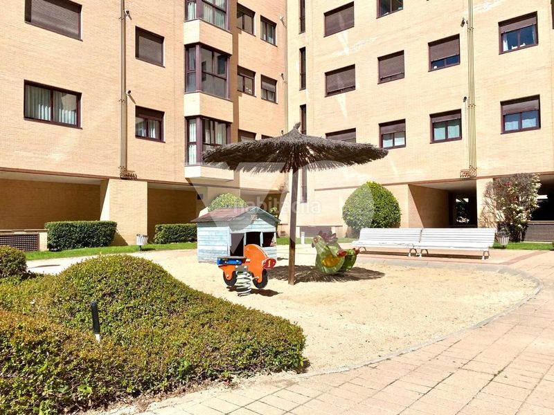 Foto 62bc7591-ef38-41ef-a442-eebe006a44a7. Pis amb calefacció aparcament piscina a Simancas Madrid