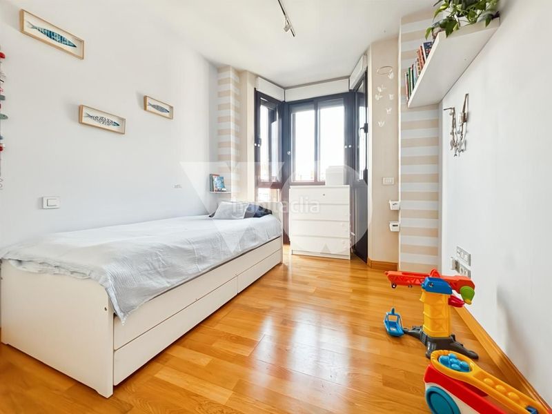 Foto 65418adc-837e-4d79-b59a-815313c241bf. Pis amb calefacció aparcament piscina a Simancas Madrid