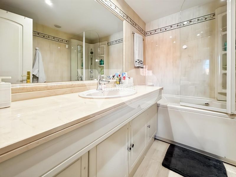 Foto b8cf9409-4ae9-4c1d-af68-be25f804dd4e. Pis amb calefacció aparcament piscina a Simancas Madrid