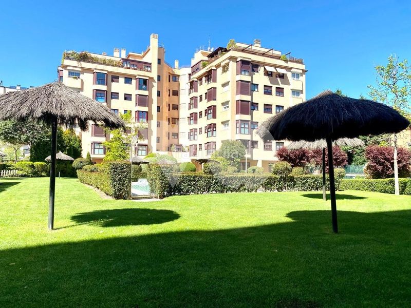 Foto c5206255-268b-48a8-a78c-3b98394c4f28. Pis amb calefacció aparcament piscina a Simancas Madrid