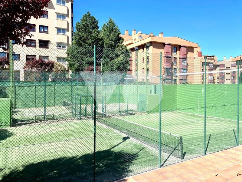 Foto e2bc22d9-3950-4288-89af-9ed97f5baebc. Pis amb calefacció aparcament piscina a Simancas Madrid