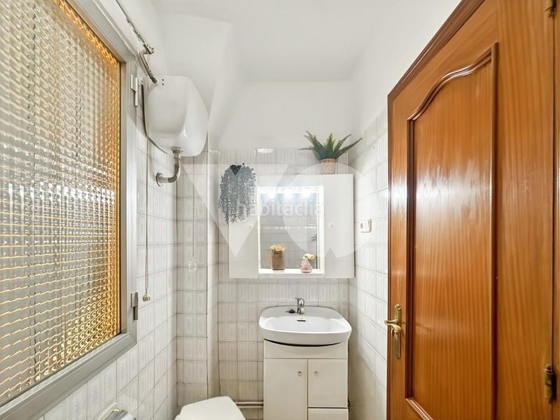 Foto 3b1c3401-5326-4ef6-9fd7-bdc2455e70ce. Planta baixa amb calefacció a Simancas Madrid