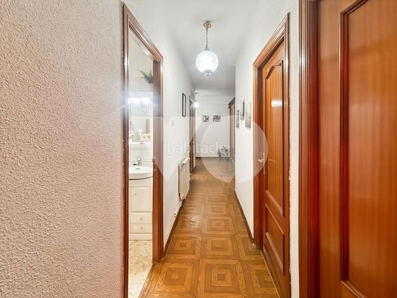 Foto 5bcf13e9-289c-4181-9e7c-02d4464137ad. Planta baixa amb calefacció a Simancas Madrid