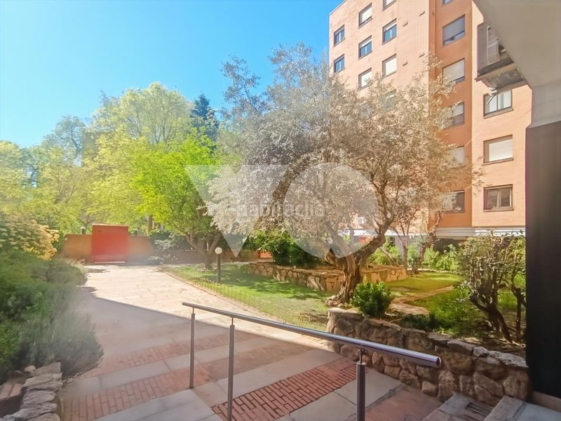 Foto 9b1980c9-dad0-4bd5-8290-0dcd84d36251. Pis amb calefacció aparcament piscina a Salvador Madrid