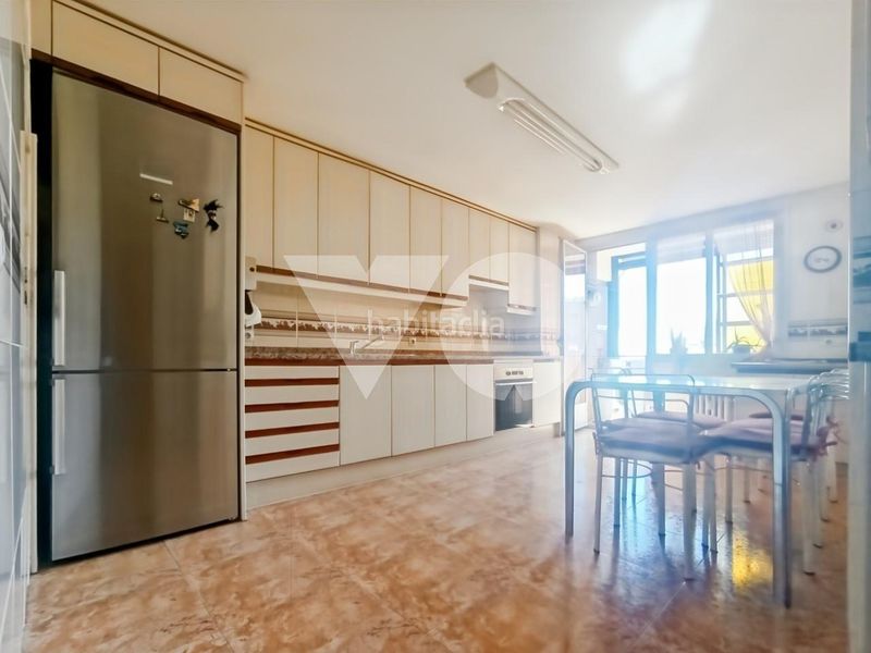 Foto a95765f9-8cf5-482f-a04c-192732bbe2a6. Pis amb calefacció aparcament piscina a Salvador Madrid