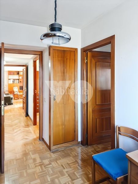 Foto fb6ba435-dddb-452a-9859-a48bf41360d5. Pis amb calefacció aparcament piscina a Salvador Madrid