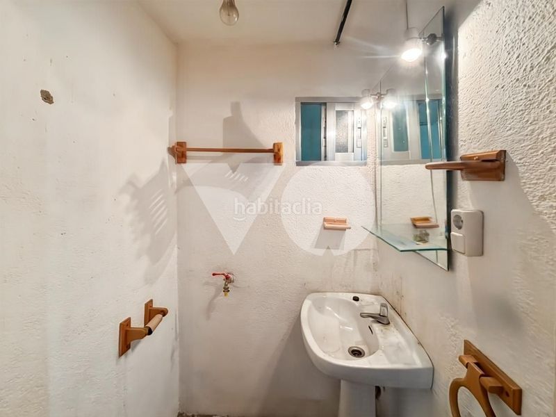 Foto 197056a9-5104-481b-b25c-7b834ee0f8b3. Local comercial a Simancas Madrid