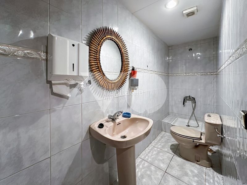 Foto 143b1352-cb41-40e5-be1f-84b38ba1834d. Local comercial a Simancas Madrid