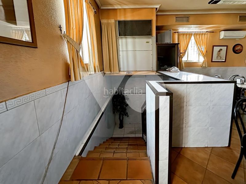 Foto d45e1b7c-8adb-4b18-8904-3a7e8d4192a0. Local comercial a Simancas Madrid